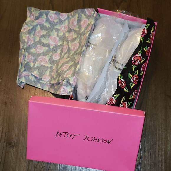 Betsey Johnson Cooper Embroidered Fashion Sneaker - Picture 11 of 16